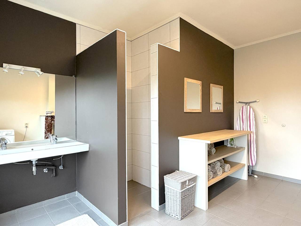 Gezellige hoeve met landelijke ligging in Komen-Waasten, Henegouwen