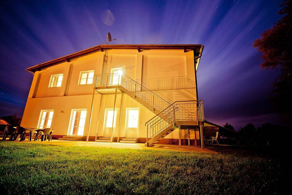 Ganze Wohnung, Ruhiges Appartement in Seenähe - ideal für Familien in Ludorf, Müritz