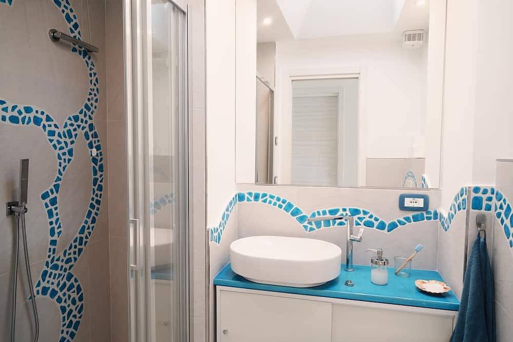 Sea Wind House, in a quiet area very close to the center and the sea in Forio, Ischia