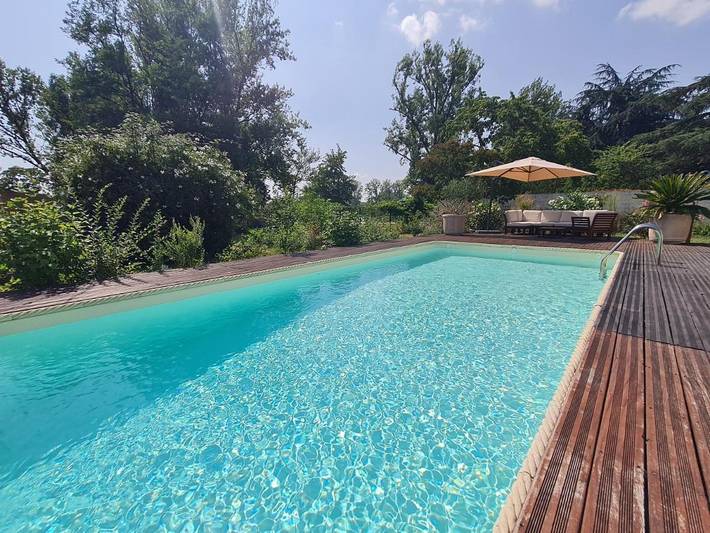 Location de vacances pour 4 personnes, avec piscine et jardin à Izon - 2