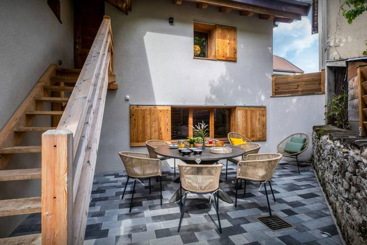 Location de vacances pour 6 personnes, avec Balcon ainsi que Terrasse et Jardin à Thônes - 3