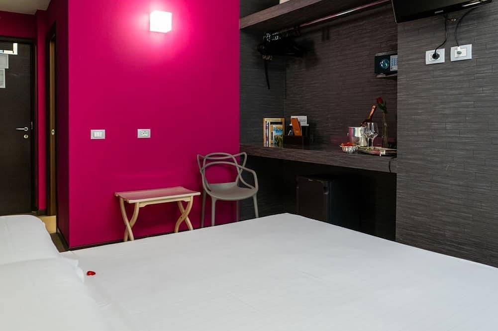 Verdi · Großes Doppel- oder Zweibettzimmer in Centro Storico di Verona, Verona