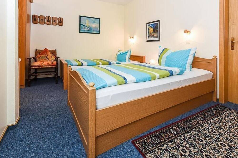 Ganze Wohnung, Zimmer Nordblick - Ferienhof Bremer in Groß Holum in Groß Holum, Neuharlingersiel