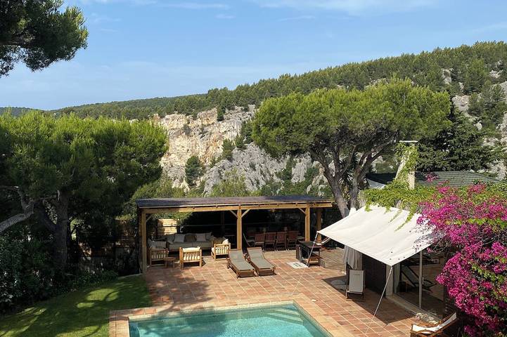 Bungalow pour 12 personnes, avec Balcon ainsi que Terrasse et Jardin dans Calanques
