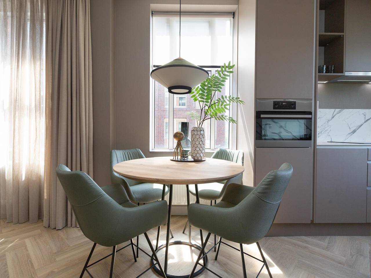Geheel appartement, 2-slaapkamerappartement in Haugue in Den Haag, Stadsgewest Haaglanden