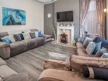 Holiday Rental for 10 People in Blackpool, North West England, Photo 1