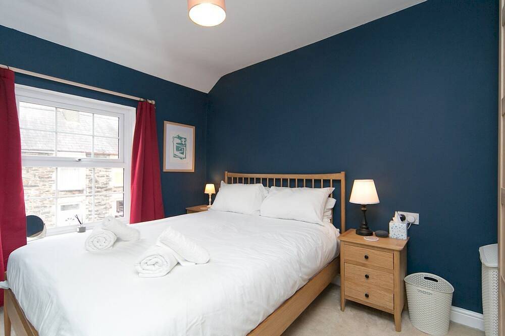 2 Bedroom Quarryman Cottage at the base of Snowdon - Pass the Keys in Llanberis, Llyn Padarn