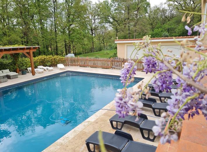 Gîte pour 8 personnes, avec piscine ainsi que terrasse et jardin - 1
