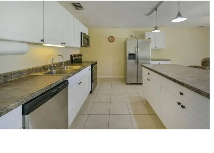 Vacation rental for 6 people, with pool and yard as well as terrace in Key Colony Beach