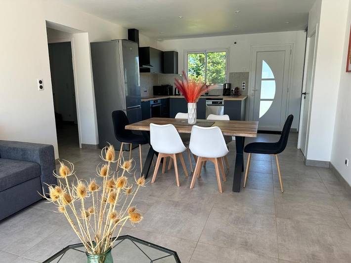 Location de vacances pour 6 personnes, avec vue ainsi que piscine et terrasse, animaux acceptés à Saint-Vincent-le-Paluel - 3