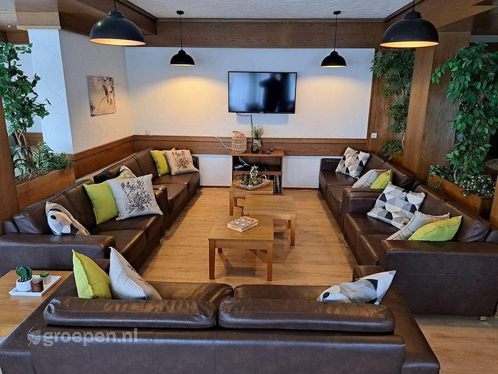 Ferienhaus für 36 Personen, mit Balkon/Terrasse und Terrasse sowie Garten in Brilon - 2