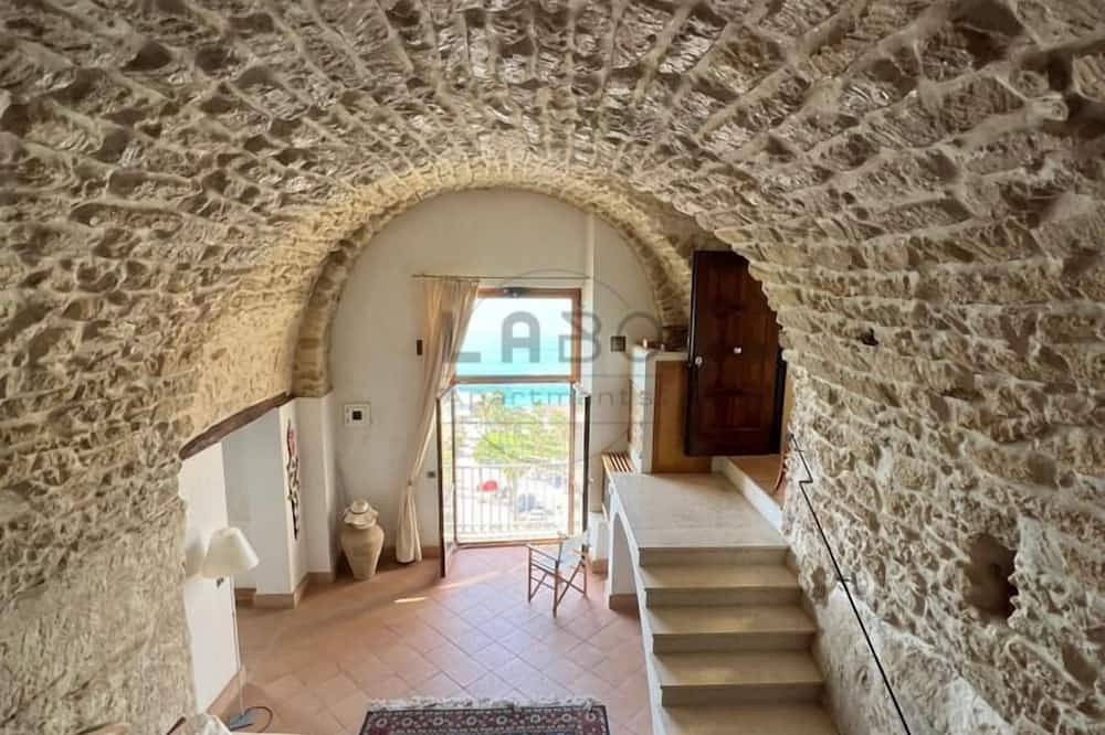Entire apartment, Admirari Deluxe Apartment with amazing view in Tropea, Vibo Valentia Province