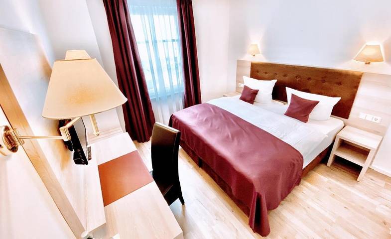 Hotel für 4 Personen, mit Ausblick in Siebengebirge - 3