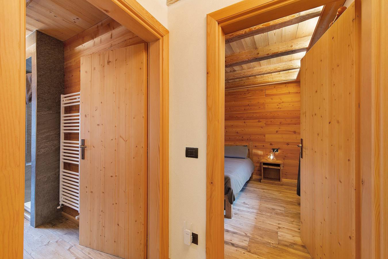 Appartement 'Veleza' met bergzicht en gedeelde tuin, foto 15