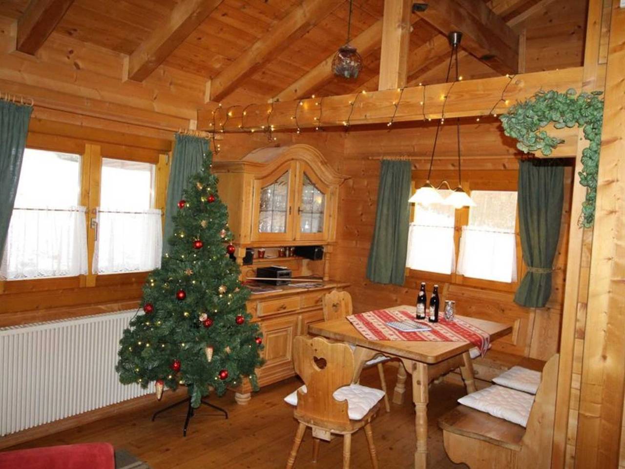 Naturerlebnisdorf Stamsried im Bayerischen Wald - Holzblockhaus für 4 Personen mit Haustier in Stamsried, Ostbayern
