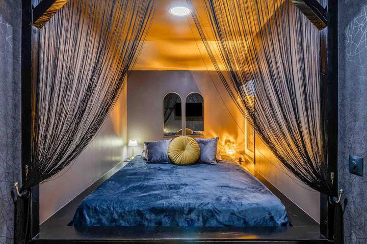 Gîte pour 2 personnes, avec Jacuzzi et Terrasse à Villeneuve-la-Guyard