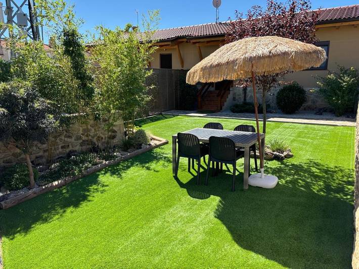 Apartamento de vacaciones para 4 personas, con vistas y jardín - 1