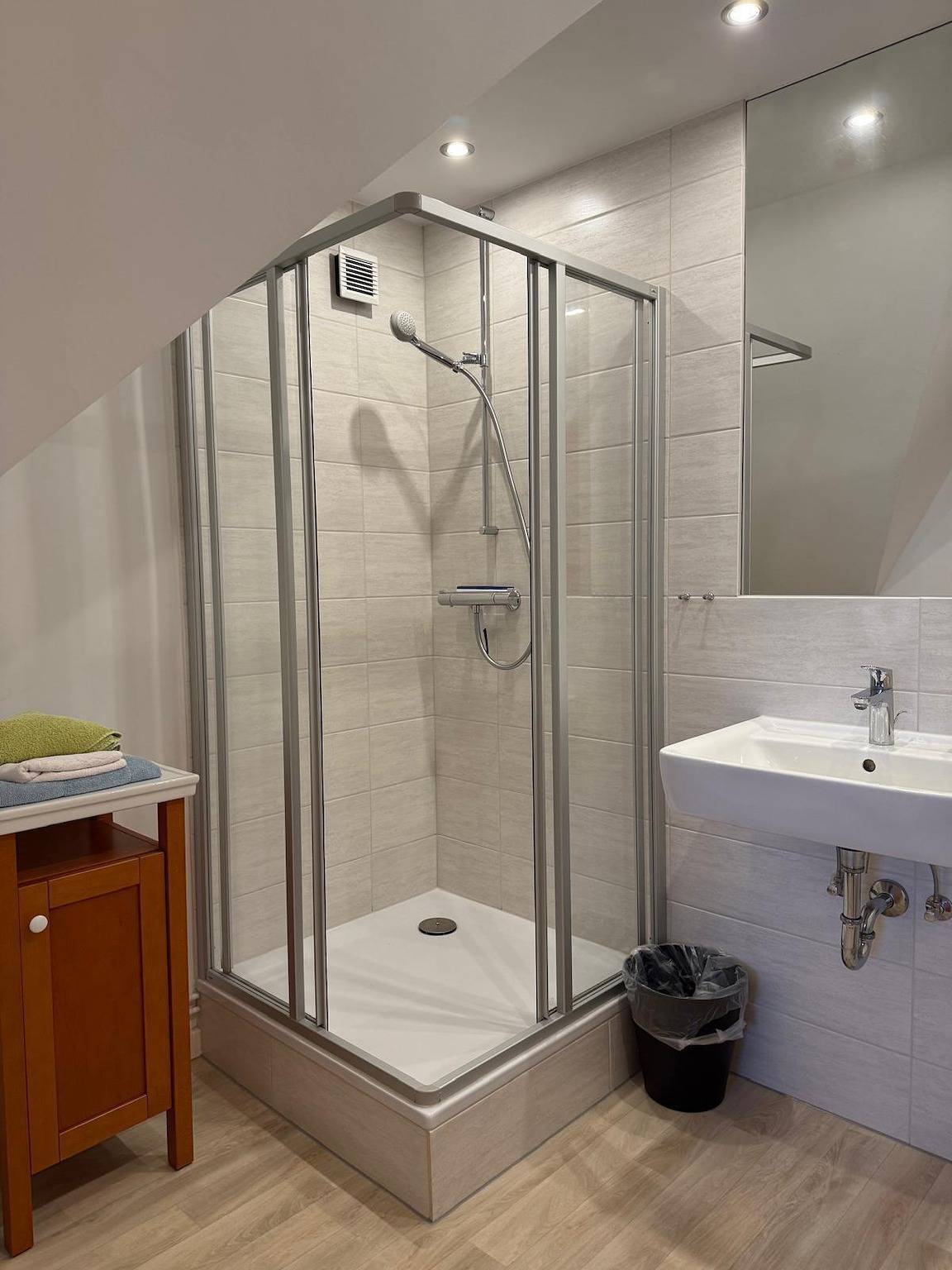 Ganze Ferienwohnung, Doppelzimmer 19 in Wenningstedt, Sylt