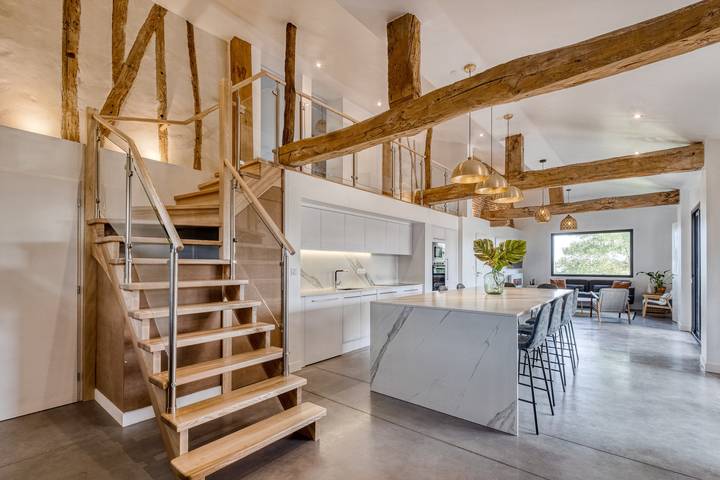 Location de vacances pour 8 personnes, avec Terrasse ainsi que Jardin et Piscine à Ambres