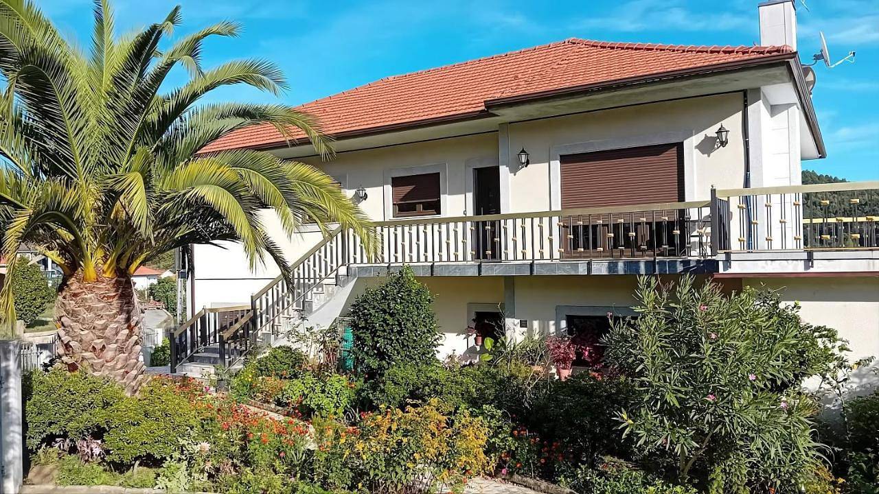 Quinta Maria étage de villa calme avec piscine in Borba de Montanha, Distrito de Braga
