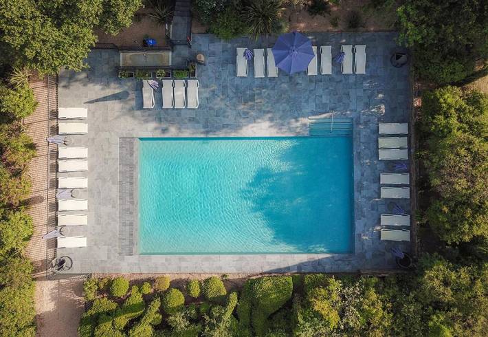 Location de vacances pour 2 personnes, avec jardin et sauna ainsi que piscine et jacuzzi, animaux acceptés à Servian - 2
