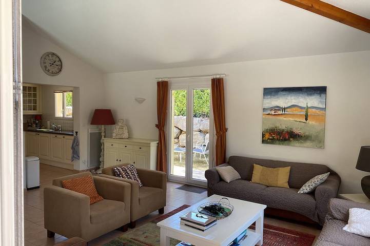 Comfortable air-conditioned villa with private heated pool in private residence. in Vallon-Pont-d'Arc, Ardèche