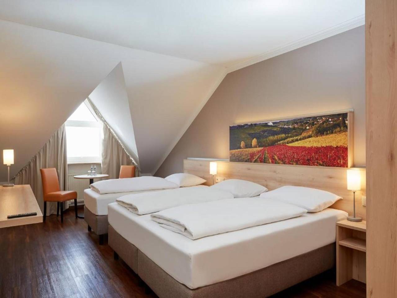 Ganze Wohnung, Sunday Hotel Stuttgart Einzelzimmer in Herrenberg, Nordschwarzwald