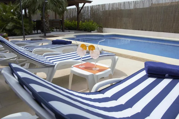 Hôtel pour 2 personnes, avec jardin et piscine - 1