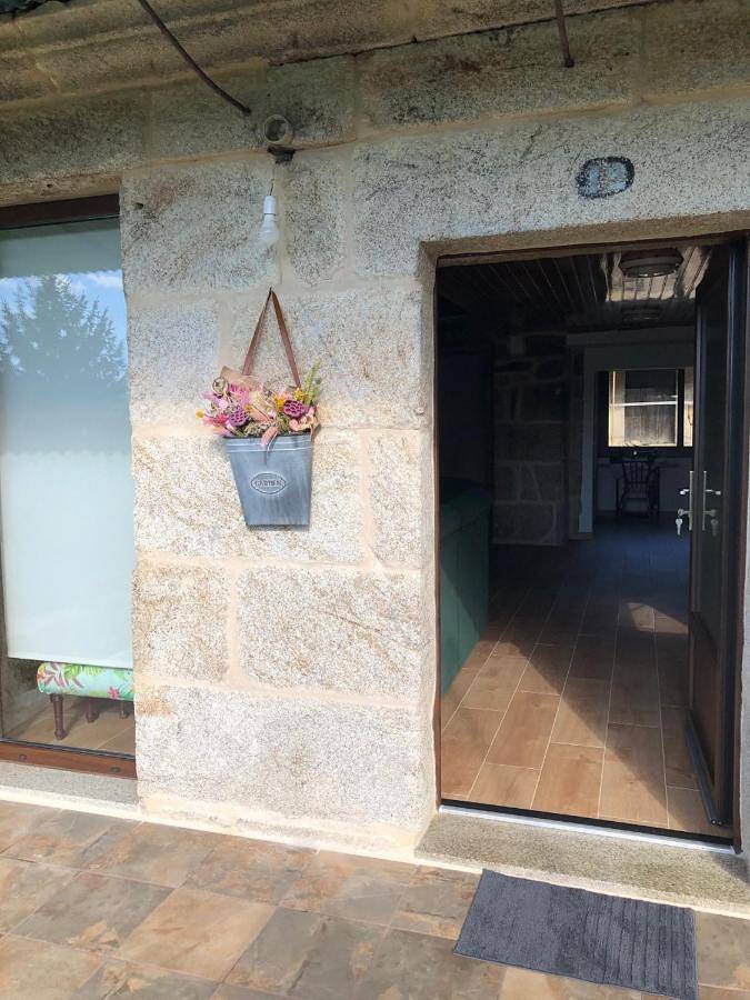 Apartamento para 4 personas, con Balcón y Terraza además de Jardín y Vistas en Covelo