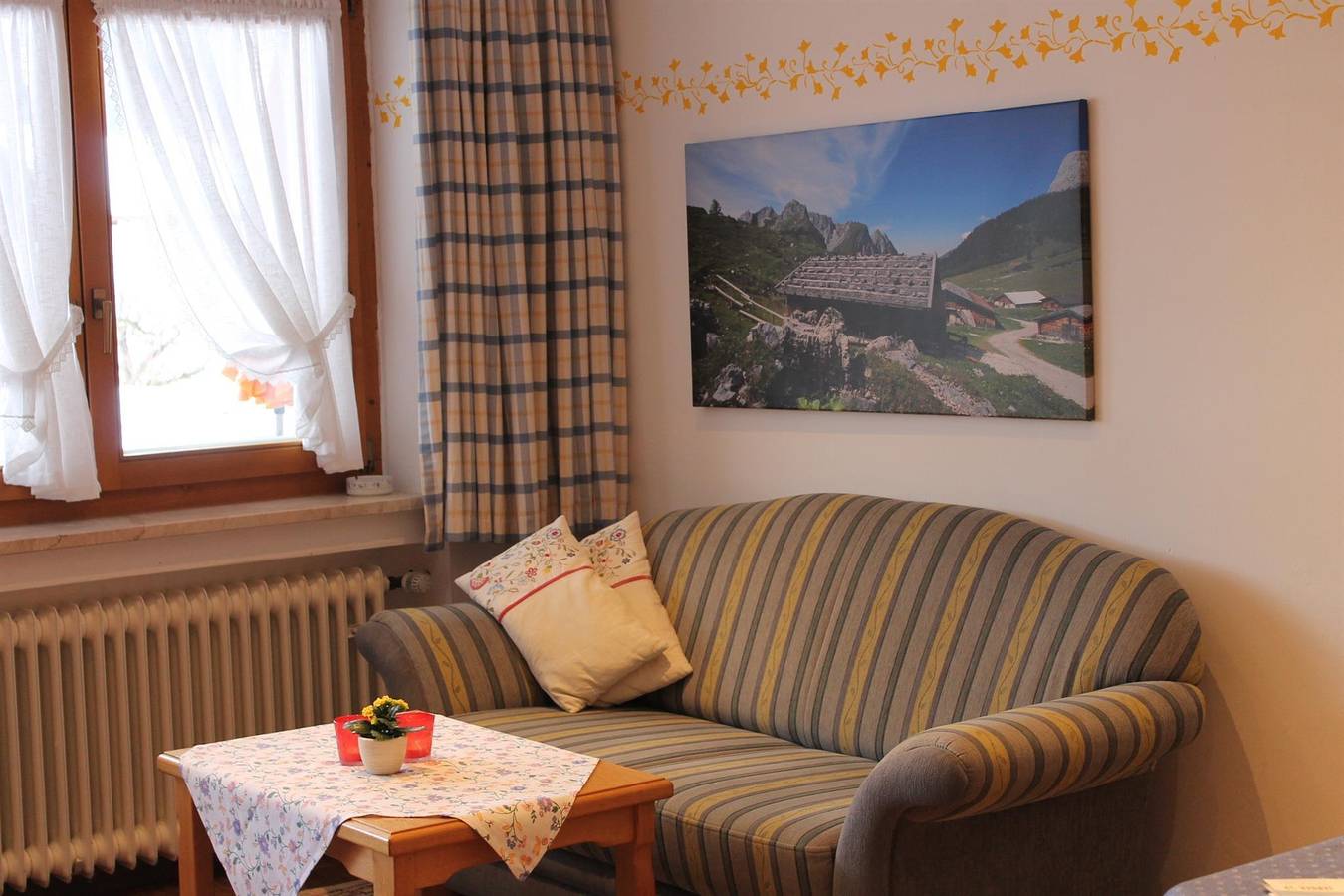 Hel ferielejlighed, "Nr. 9 / Typ A" - Fewo/Wohn-/Schlafraum/Dusche,Wc in Mittenwald, De Bayerske Alper