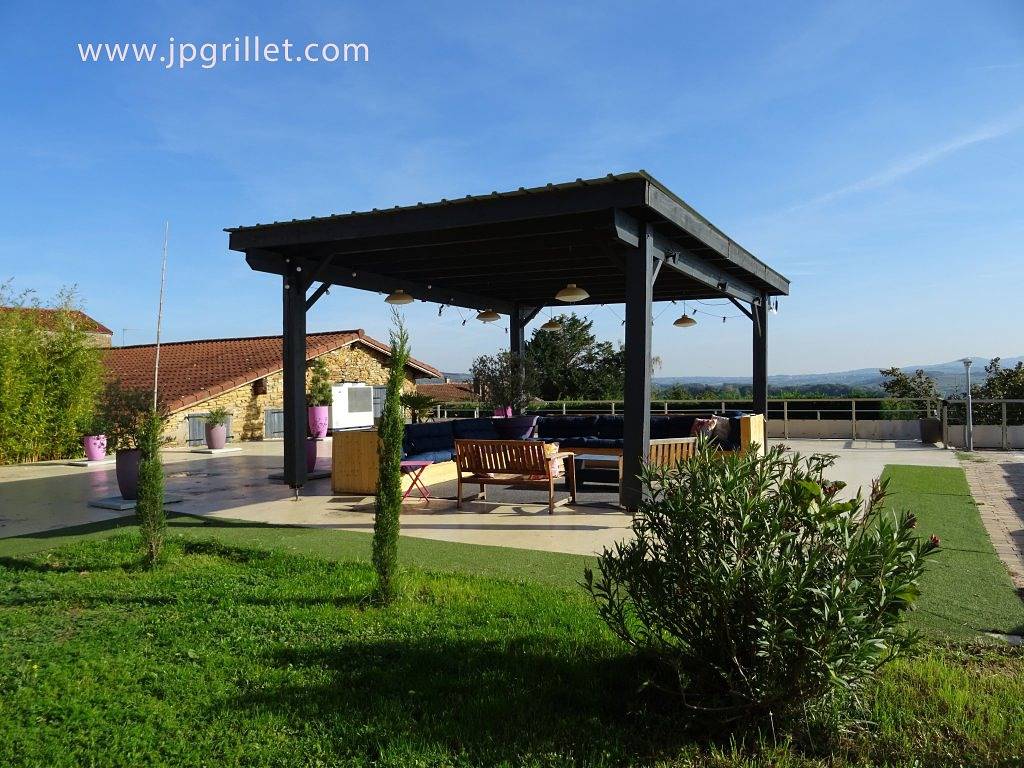 Grand gite le Domaine des Vignes d'hôtes in Beaujolais