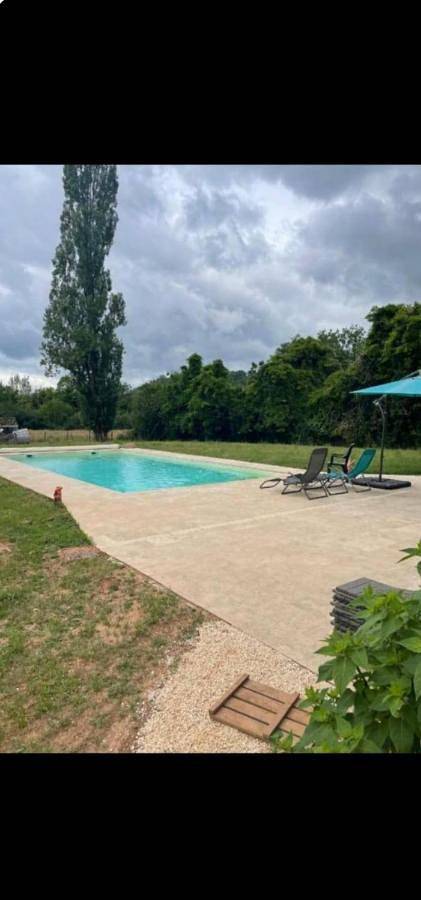 Gîte pour 2 personnes, avec piscine et vue, animaux acceptés à Ussac - 4