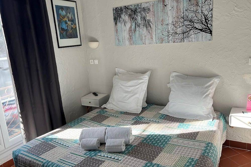 La Villa Roseraie , Hotel Familial Ouvert Toute L Annee. Animaux Acceptes in Vence, Cannes region