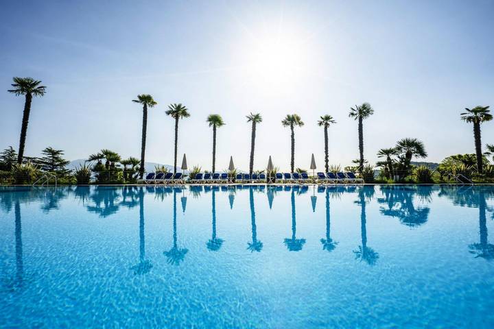 Location de vacances pour 6 personnes, avec piscine ainsi que terrasse et bassin pour enfant à Manerba del Garda