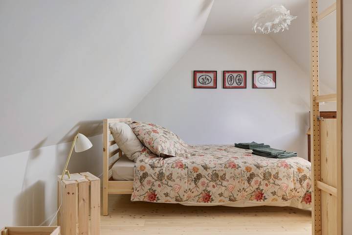 Cottage “Ishi To Ki” with Shared Pool, Private Terrace, and Wi-Fi in Chédigny, Loiredalen