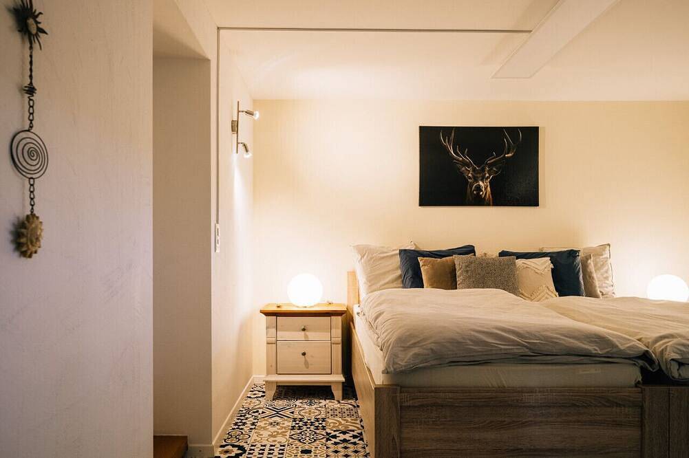 Geheel appartement, Urban Studio directly at Spiez train station in Spiez, Meer van Thun