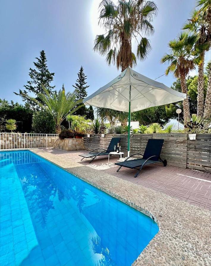 Location de vacances pour 6 personnes, avec piscine et jardin à Busot