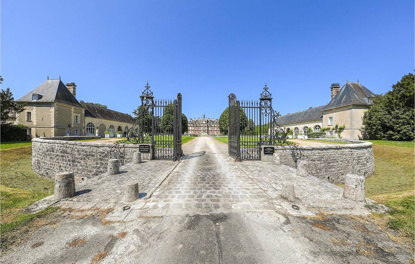 Appartement de vacances entier, Appartement confortable avec piscine, jardin et WiFi près d'Ocquerre in Ocquerre, Seine-et-Marne