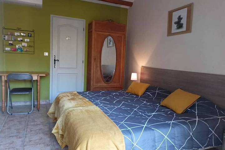Chambre d’hôte pour 3 personnes, avec piscine et jardin à Pernes-les-Fontaines - 2