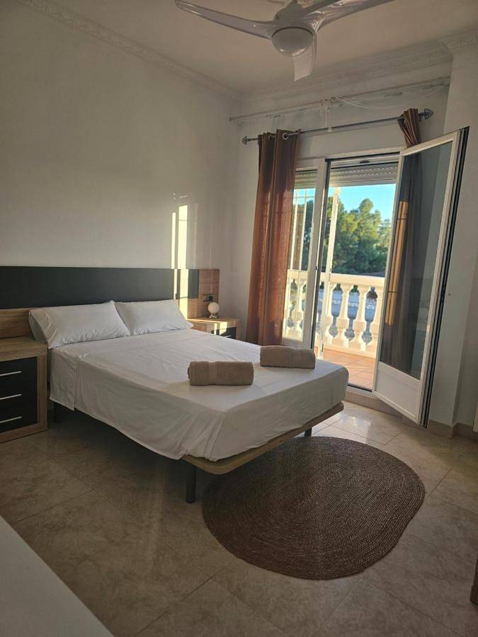 Location de vacances pour 10 personnes, avec terrasse ainsi que piscine et vue, animaux acceptés à Sant Joan d'Alacant - 2