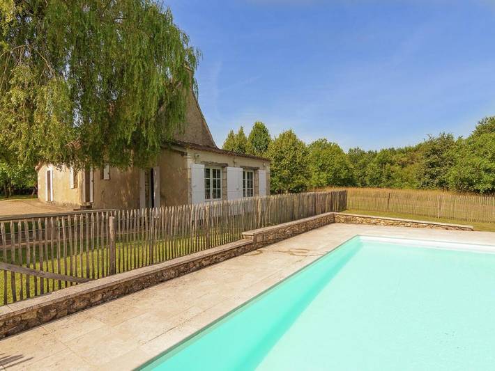 Location de vacances pour 19 personnes, avec jardin ainsi que piscine et terrasse à Saint-Georges-de-Montclard - 4