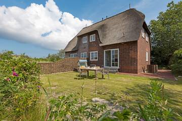 Ferienhaus mit Meerblick für 4 Personen, mit Garten und Ausblick in List (Sylt)