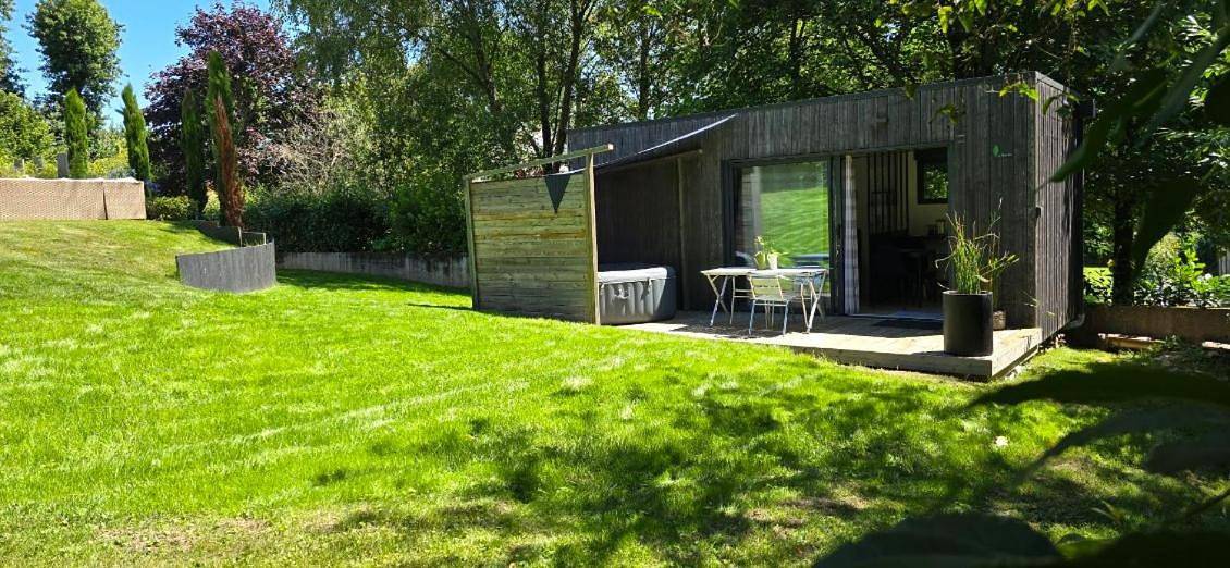 Loft de jardin le 8 in Locminé, Région de Pontivy