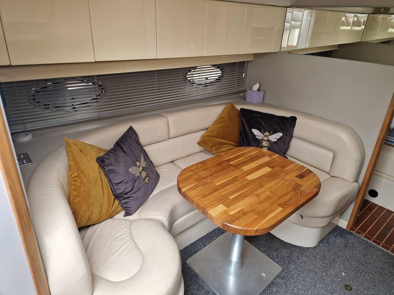 Apartamento vacacional entero, Romantic 3Beds Yacht Escape on Thames in Berkshire