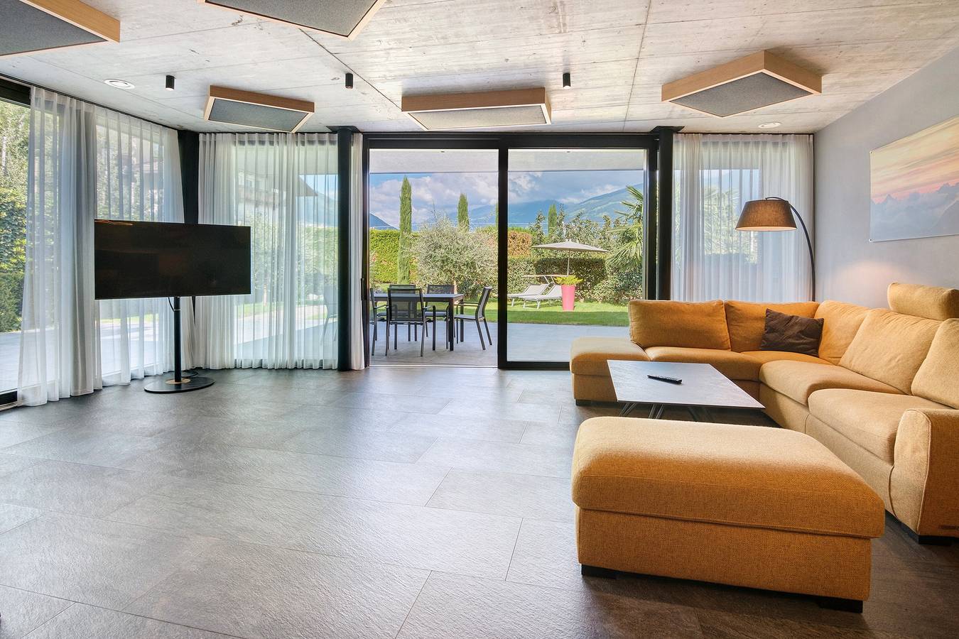 Ganze Wohnung, Ferienwohnung 'Faselehof Ivy' mit Bergblick, Gemeinschaftspool und Wi-Fi in Marling, Ortleralpen