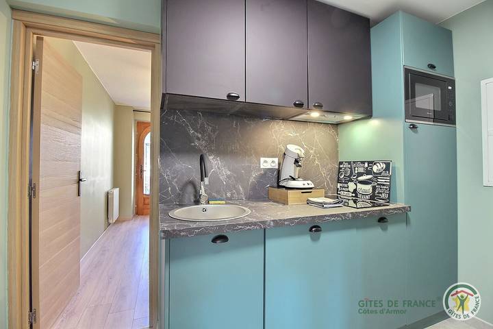 Gîte pour 2 personnes, avec sauna et terrasse ainsi que jardin et piscine à Yffiniac - 3