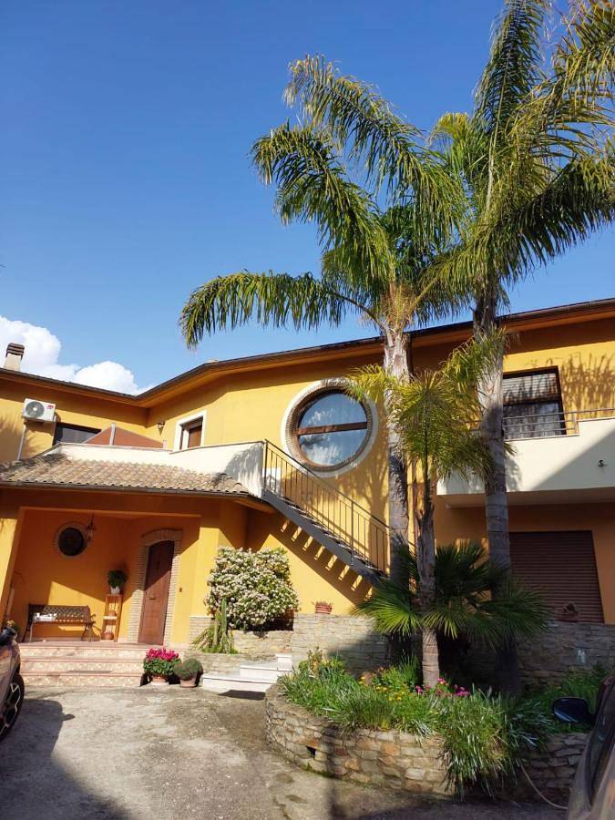 Chambre d’hôte pour 3 personnes, avec balcon et vue