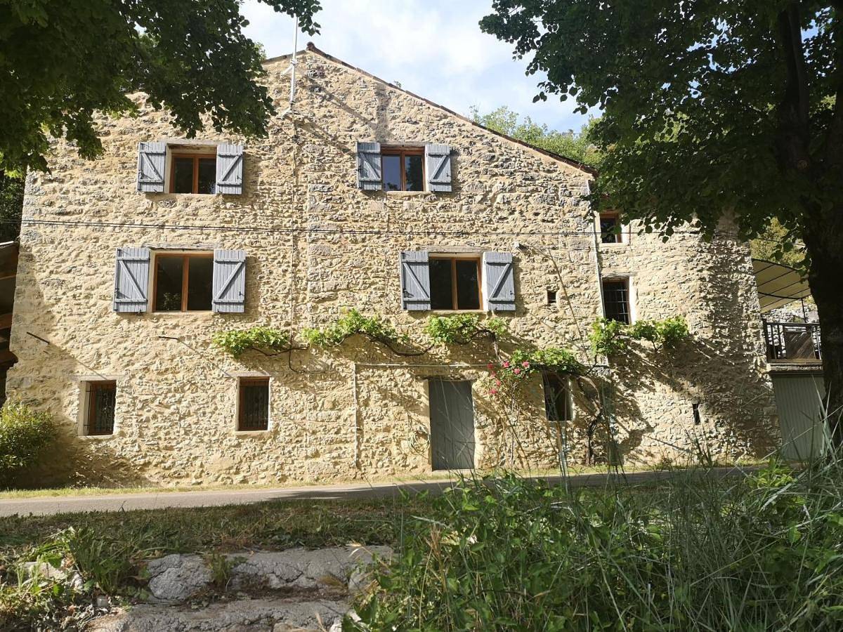 Three-Bedroom House in Reilhanette, Région de nyons