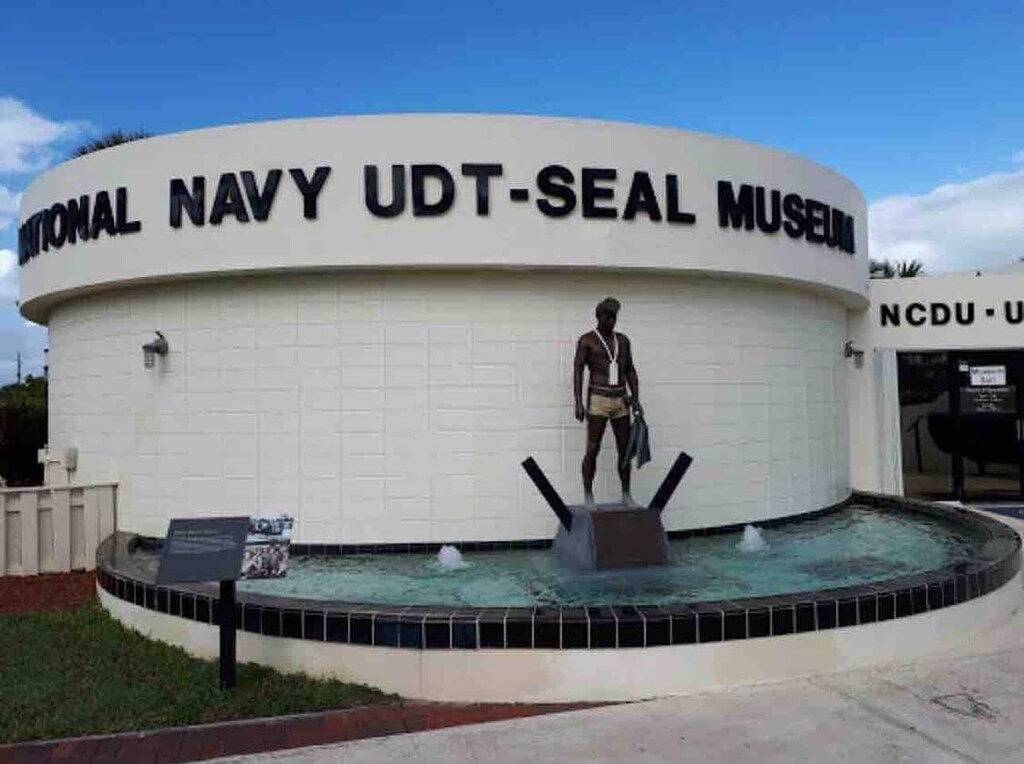 Ganze Wohnung, Neue Auflistung:! Gut ausgestattete Wohnung im 1. Stock am Ocean Village Private Beach in Fort Pierce, Hutchinson Island