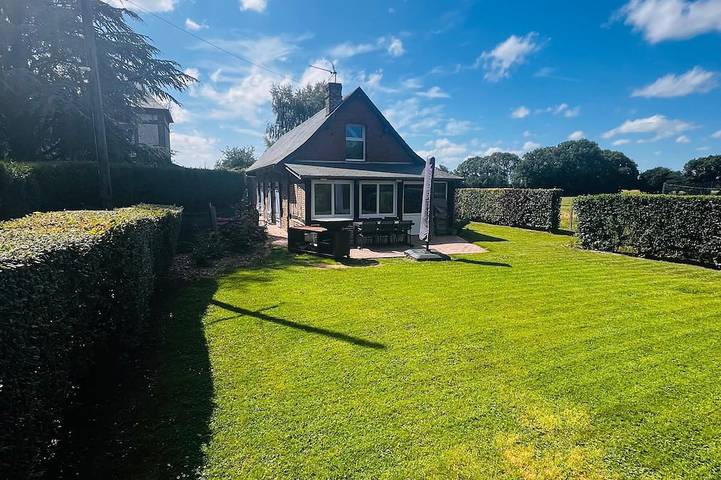 Gîte pour 6 personnes, avec jardin à Boissay